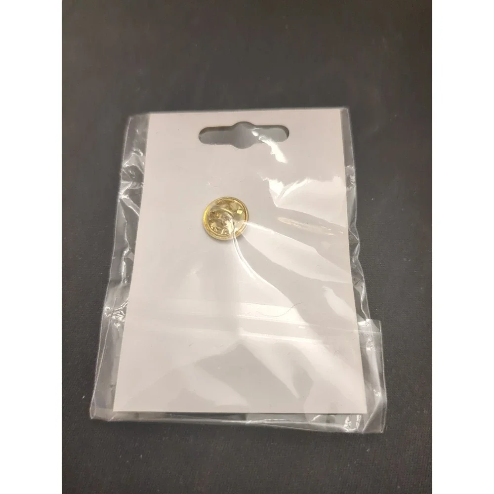 Brand New Dove Cut Out (Autom*) Lapel Pin‎ Golden